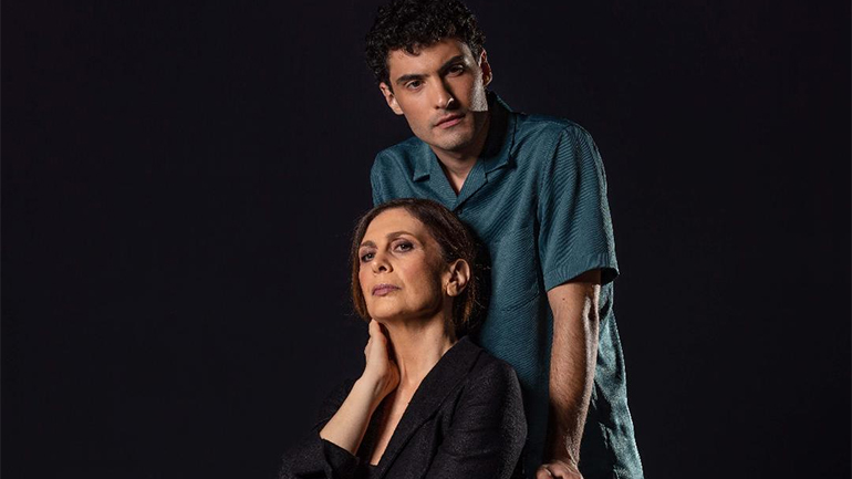 «Το Χελιδόνι» με την Κατερίνα Διδασκάλου και τον Δημήτρη Τσίκλη στο Θεατρο Μουσούρη