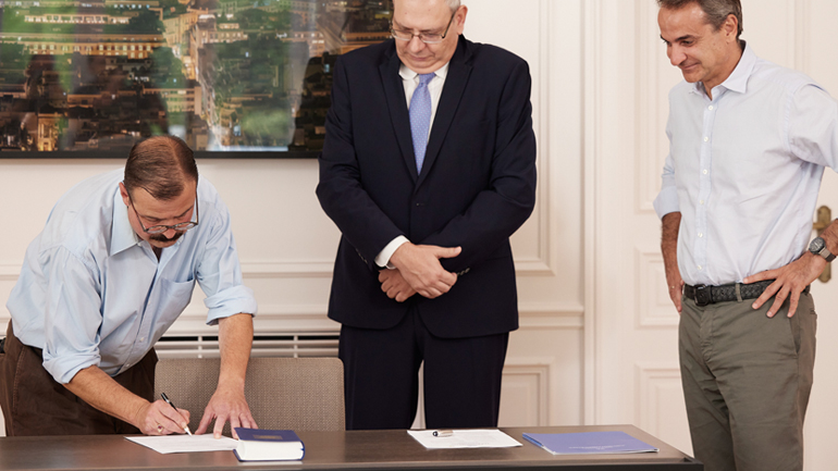 Ο εθνομουσικολόγος Cristopher C. King απέκτησε την ελληνική ιθαγένεια