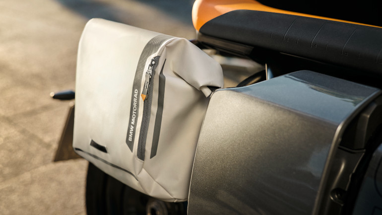 Ποιοτικές τσάντες ακόμα και για το ηλεκτρικό CE-04.