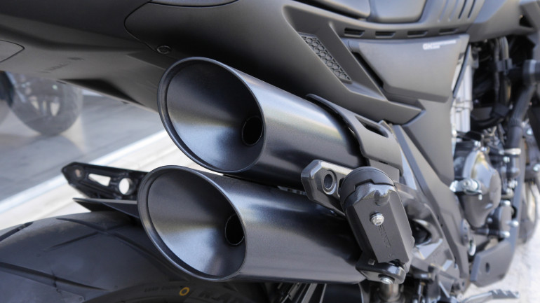 Φαλτσοκομμένες εξατμίσεις...