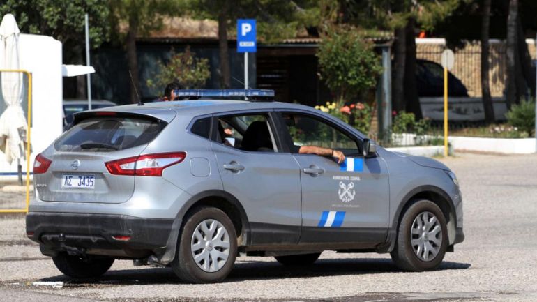 Σύλληψη 25χρονου στο λιμάνι του Πειραιά – Προκάλεσε επεισόδιο σε μπαρ της Ύδρας