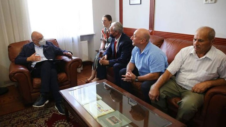 Συνάντηση  Δένδια στην Οδησσό με ομογενείς από τη Μαριούπολη