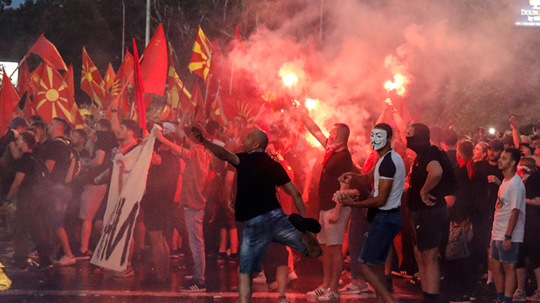 Συνεχίζονται οι διαδηλώσεις στα Σκόπια για την προτεινόμενη συμφωνία με την Βουλγαρία