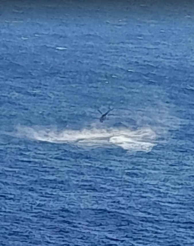 Στη φωτογραφία που παρουσίασε το Samos24 φαίνεται το ελικόπτερο κατά την πτώση