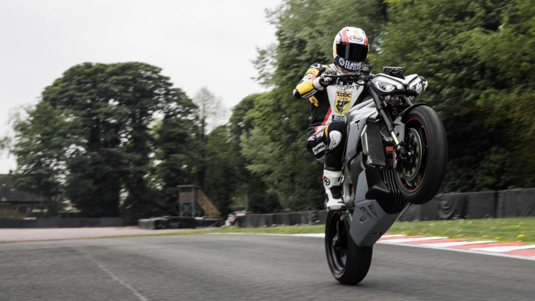 «Πύραυλος» η ηλεκτρική Triumph TE-1