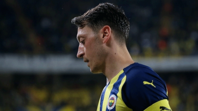 «Τέλος» ο Οζίλ από τη Φενερμπαχτσέ