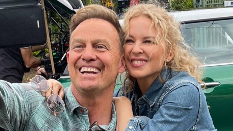 Η Κάιλι Μινόγκ και ο Τζέισον Ντόνοβαν εκ νέου ζευγάρι στην οθόνη έπειτα από 30 χρόνια