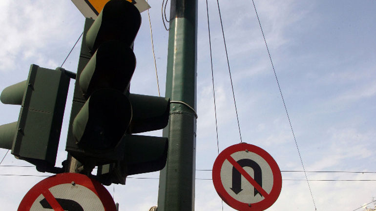 Σεβασμός στα φανάρια, ακόμη κι’ αν είναι σβηστά