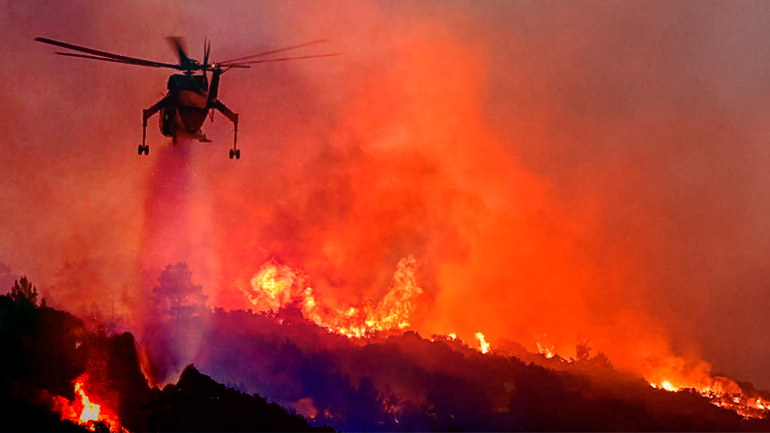 Για δεύτερη ημέρα η πυρκαγιά κατατρώει τη Σάμο