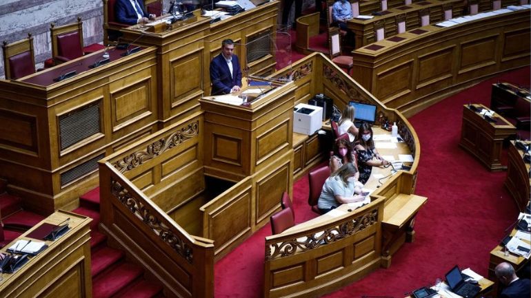 Βουλή: Αποχώρησε ο ΣΥΡΙΖΑ από τη συζήτηση του νομοσχεδίου για τα ΑΕΙ