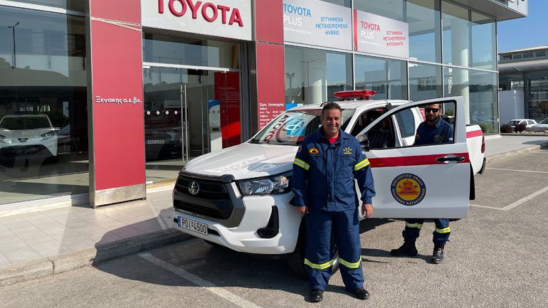 Ένα πολύτιμο δώρο στους εθελοντές δασοπυροσβέστες της Ρόδου έκαναν η Ξενάκης Αυτοκίνητα και η Toyota Hellas