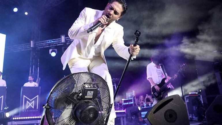 Χρήστος Μάστορας: Η αντίδρασή του όταν του πέταξαν κρουασάν πάνω στη σκηνή