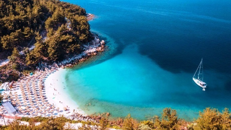 Τουρισμός για όλους: Άνοιξε η πλατφόρμα – Βήμα βήμα πώς θα κάνετε την αίτηση