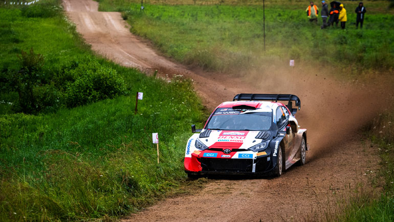 Ο Kalle Rovanpera έκανε τη διαφορά στη βροχή– Προηγείται στο Ράλλυ της Εσθονίας