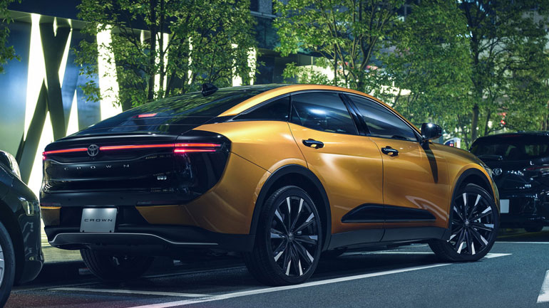 Η εντυπωσιακή crossover μεταμόρφωση του Toyota Crown δείχνει το τέλος των sedan