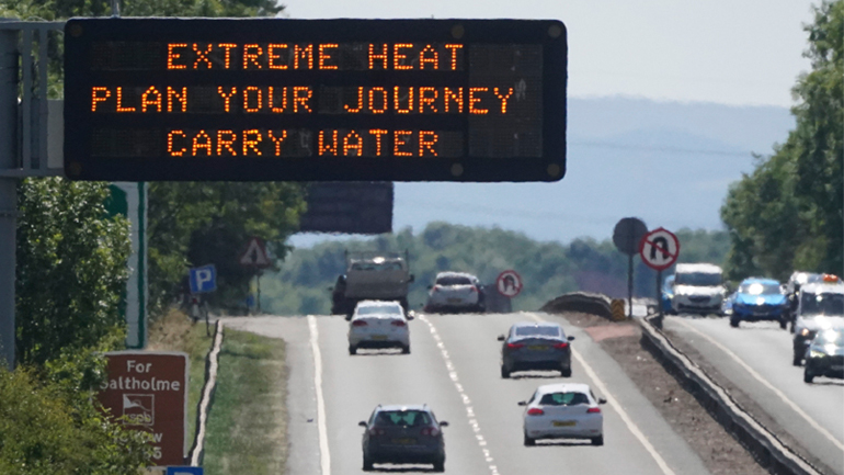 Στο στόχαστρο η Βρετανική κυβέρνηση, κατηγορείται ότι δεν παίρνει στα σοβαρά τον καύσωνα