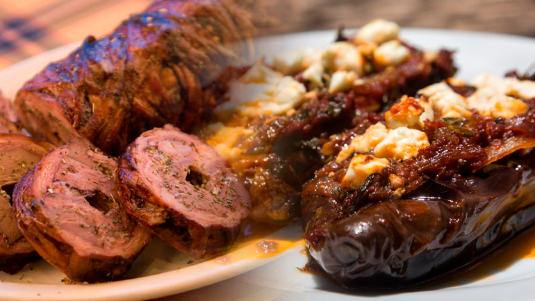 Τουρκία: Πρωτοσέλιδος «πόλεμος» σε επίπεδο… κουζίνας, με κοκορέτσι και ιμάμ μπαϊλντί