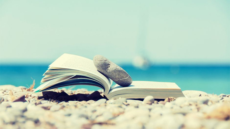 Πέντε Έλληνες πεζογράφοι για το καλοκαίρι