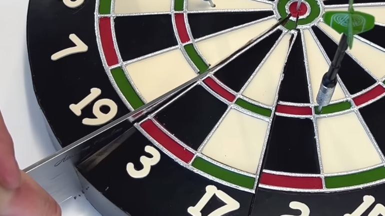 Στόχος και βελάκια από σοκολάτα