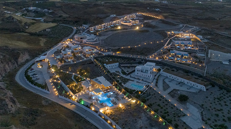 Desiterra Resort: Η άλλη πλευρά της Σαντορίνης αποκαλύπτεται και γοητεύει!