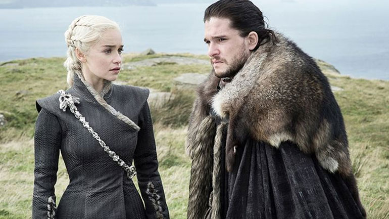 Η εξομολόγηση της Emilia Clarke για την υγεία της: «Λείπει ένα μεγάλο μέρος του εγκεφάλου μου»