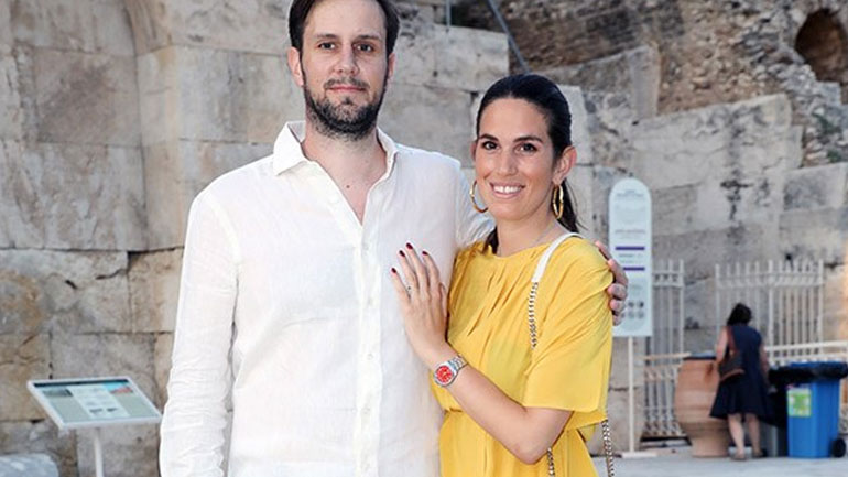 Αναστασία Καίσαρη: Η εγκυμονούσα κόρη του Κώστα Καίσαρη ποζάρει με φουσκωμένη κοιλιά