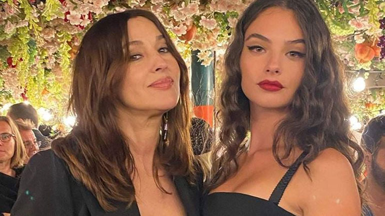 Monica Bellucci: Διακοπές στην Πάρο με την κόρη της Deva Cassel