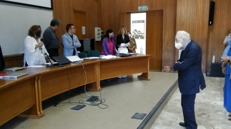 Ο γηραιότερος πτυχιούχος της Ιταλίας πήρε και μάστερ στα 98 του χρόνια Ο γηραιότερος πτυχιούχος της Ιταλίας πήρε και μάστερ στα 98 του χρόνια