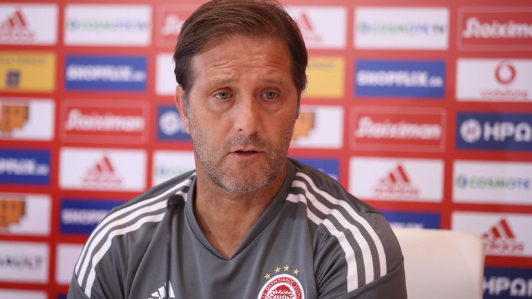 Μαρτίνς: «Θα μας βάλει δύσκολα η Μακάμπι» – Η αποστολή του Ολυμπιακού για το ματς στο Ισραήλ