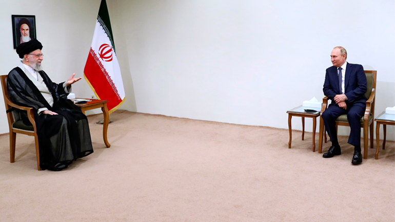 Ο Ιρανός Χαμενεΐ  ζητά «μακροπρόθεσμη συνεργασία» με τη Ρωσία μετά τη συνάντησή του με τον Πούτιν