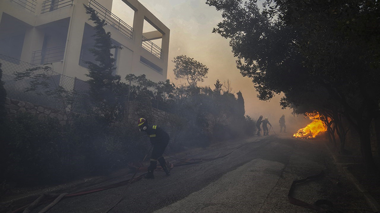 Παλλήνη: Ηλικιωμένος αυτοκτόνησε μόλις το σπίτι του περικυκλώθηκε από τις φλόγες