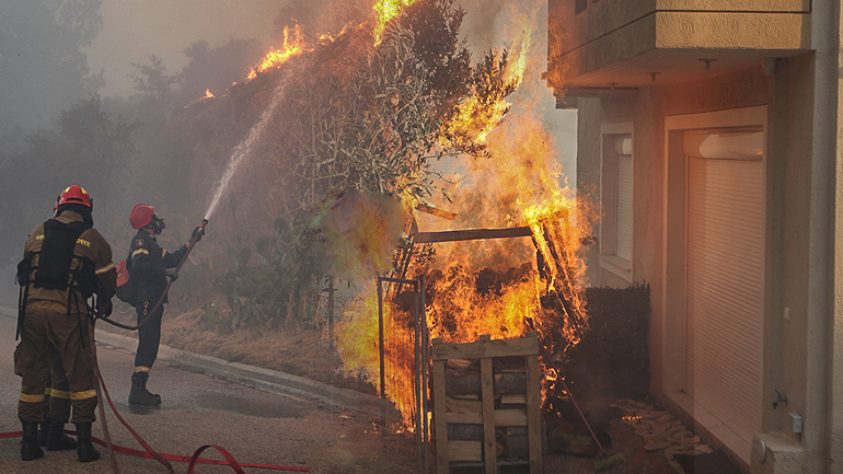 Εφιάλτης οι συνεχείς αναζωπυρώσεις