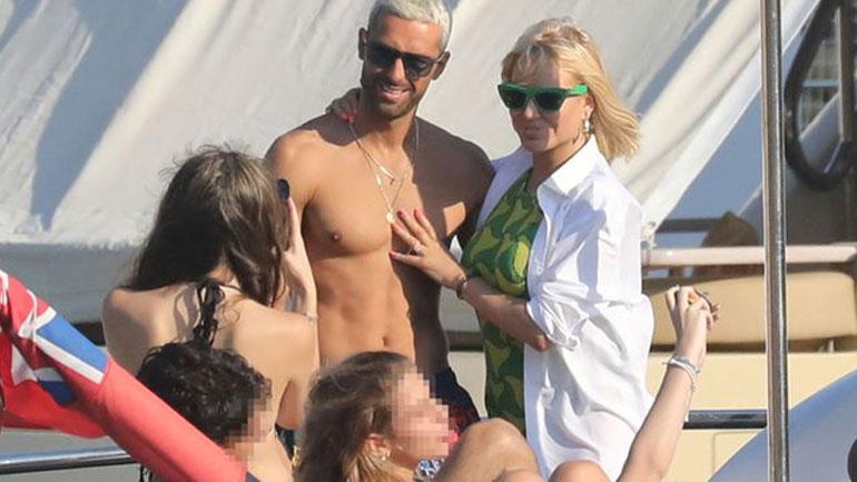 Caroline Stanbury-Sergio Carrallo: Συνεχίζουν τις διακοπές τους μετά την κλοπή στη βίλα τους στη Μύκονο