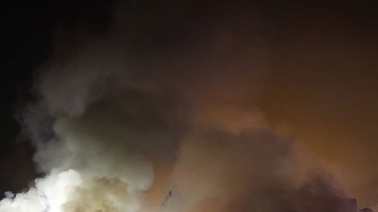 Πυρκαγιά σε πολυώροφο συγκρότημα κατοικιών στη Μόσχα