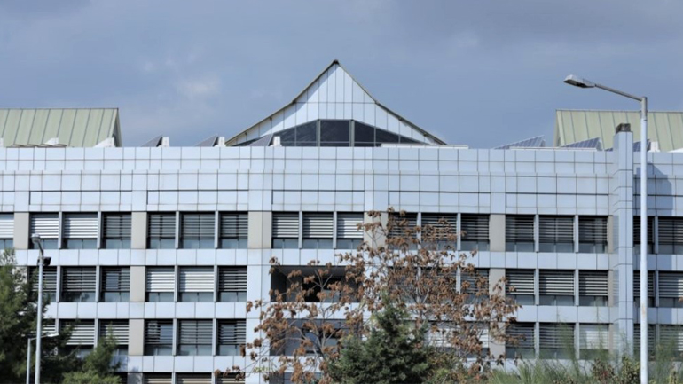 Διαμαρτυρία εργαζομένων δομών φιλοξενίας έξω από το Υπουργείο Μετανάστευσης και Ασύλου