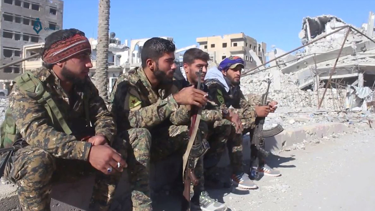 Ο στρατός της Συρίας αναπτύσσεται στα σύνορα με την Τουρκία