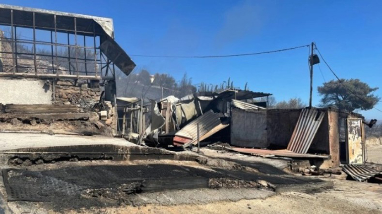 Kάηκε ολοσχερώς το Ολυμπιακό Κέντρο Ιππασίας στην Παλλήνη