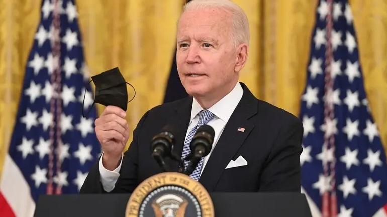 Βελτιώνεται η κατάσταση της υγείας του προέδρου Μπάιντεν, ανταποκρίνεται καλά στη θεραπεία για την Covid-19