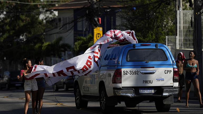 Βραζιλία: 18 νεκροί σε επιχείρηση της αστυνομίας σε φαβέλα του Ρίο ντε Τζανέιρο