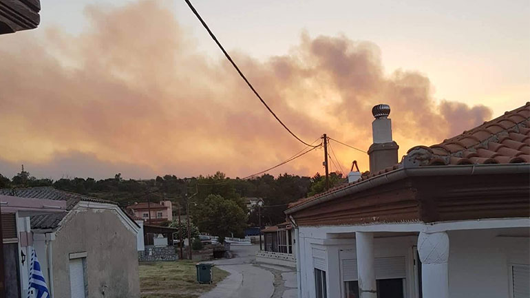 Έβρος: Μάχη της Πυροσβεστικής για να σωθεί το δάσος της Δαδιάς