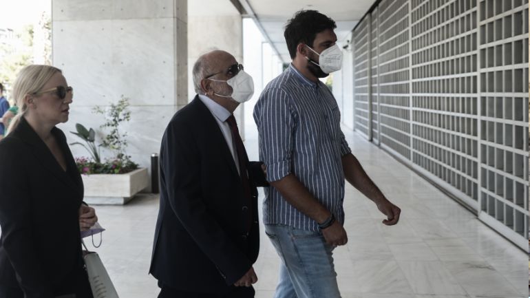 Μηνυτήρια αναφορά Κουρουμπλή στον Άρειο Πάγο για τους θανάτους εκτός και εντός ΜΕΘ λόγω Covid