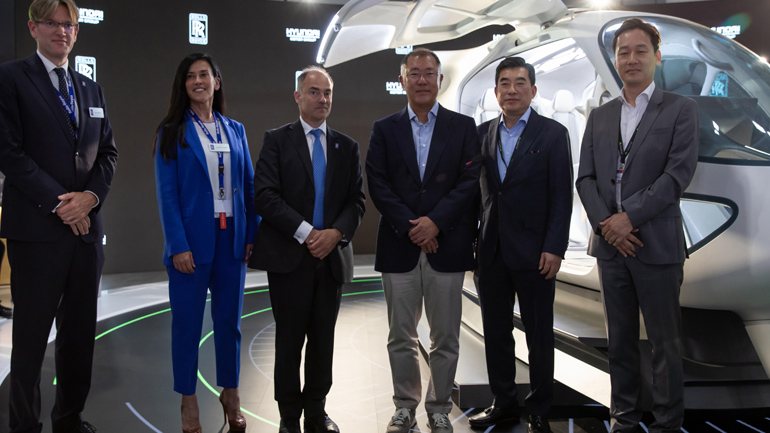 «Έσφιξαν» τα χέρια Rolls-Royce και Hyundai για προηγμένες λύσεις στην αερομετακίνηση