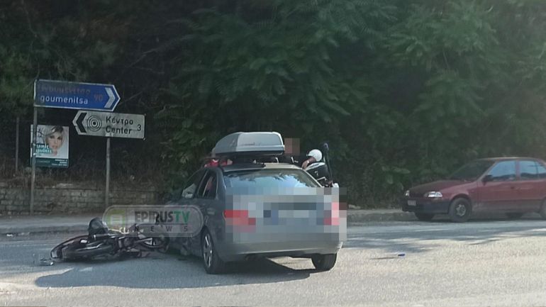 Ιωάννινα: Με σοβαρά τραύματα στο Νοσοκομείο δικυκλιστής μετά από τροχαίο