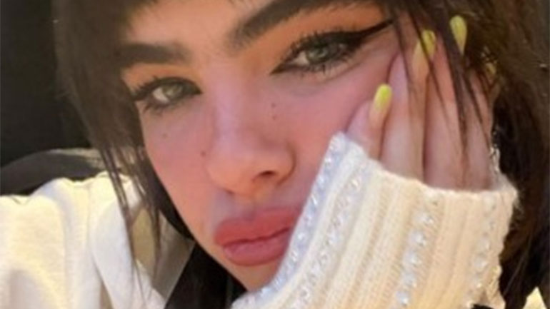 Η Benee, το είδωλο της pop, εξομολογείται