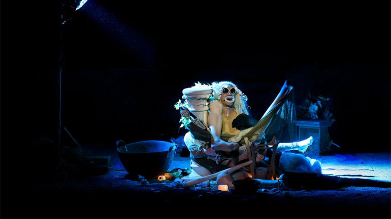 «Τουρνέ»: Μια νέα κωμική τραγωδία κάνει πρεμιέρα στη Μικρή Επίδαυρο