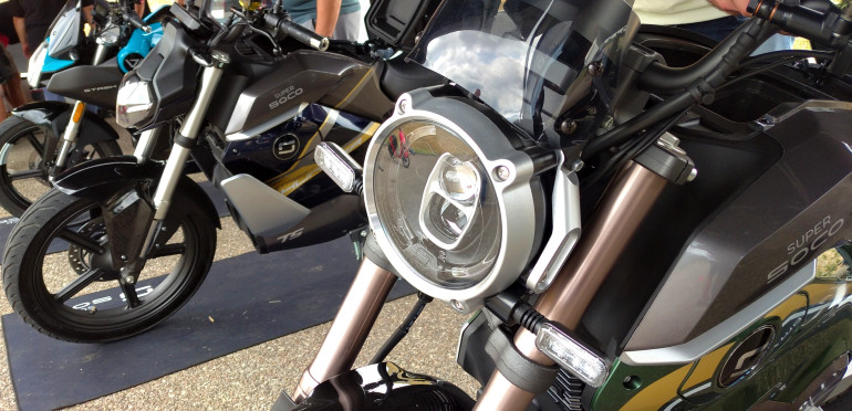 Ρετρό, στρογγυλός προβολέας για το Wanderer.