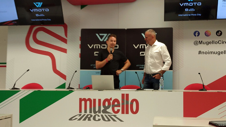 Graziano Milone μαζί με τον Jorge Lorenzo στη συνέντευξη Τύπου.