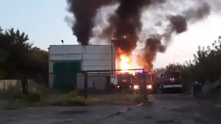 Ουκρανία: Μεγάλη πυρκαγιά σε δεξαμενές καυσίμων στη Ντανιέτσκ