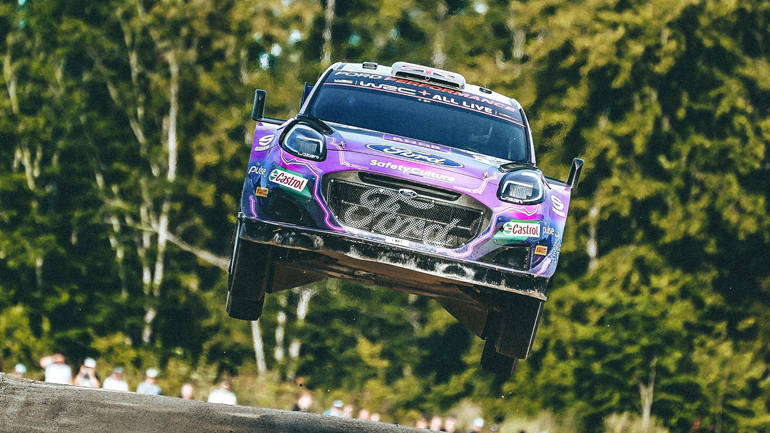 Ράλλυ Ακρόπολις: Τρείς τυχεροί του μεγάλου διαγωνισμού της COSMOTE θα καθίσουν δίπλα στον Gus Greensmith