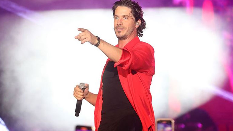 Νίκος Οικονομόπουλος: «Ναι είμαι ο Χριστιανός ο Ορθόδοξος, πειράζει;»